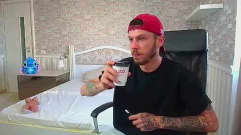 Snapshot of jonahshaw chatting on 12, 7, 2026 JonahShaw online show from 12, 7, 2026