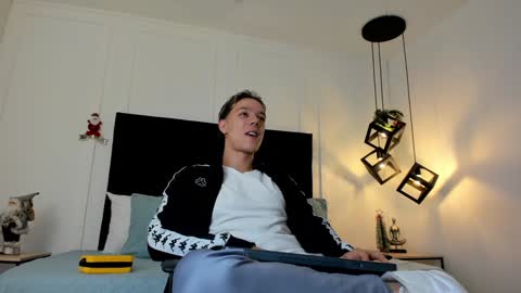 Snapshot of jonathan_daniels1 chatting on 2, 12, 2024 Jonathan Danielss online show from 2, 12, 2024
