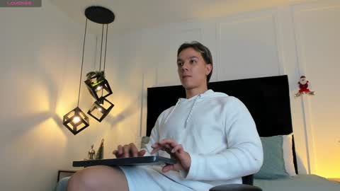Snapshot of jonathan_daniels1 chatting on 7, 12, 2024 Jonathan Danielss online show from 7, 12, 2024