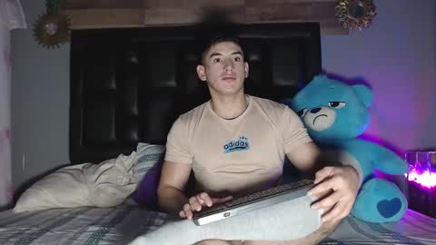 Snapshot of jonathancast08 chatting on 26, 1, 2025 jonathancast08 online show from 26, 1, 2025