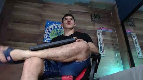 Snapshot of jonathancast08 chatting on 13, 10, 2025 jonathancast08 online show from 13, 10, 2025