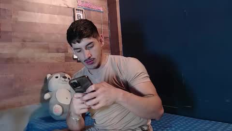 Snapshot of jonathancast08 chatting on 28, 11, 2025 jonathancast08 online show from 28, 11, 2025