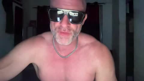 Snapshot of jonnycockfill chatting on 10, 6, 2026 Jonny Cockfill online show from 10, 6, 2026