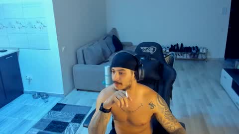 Snapshot of jonnyporn1 chatting on 1, 11, 2025 jonnyporn1 online show from 1, 11, 2025