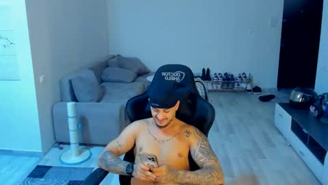 Snapshot of jonnyporn1 chatting on 4, 11, 2025 jonnyporn1 online show from 4, 11, 2025