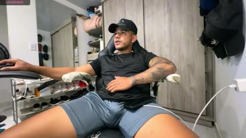 Snapshot of jordylatin202 chatting on 12, 11, 2025 DAVID online show from 12, 11, 2025