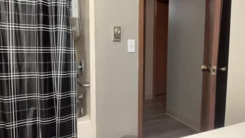 Snapshot of joshperrygoon chatting on 17, 12, 2024 joshperrygoon online show from 17, 12, 2024