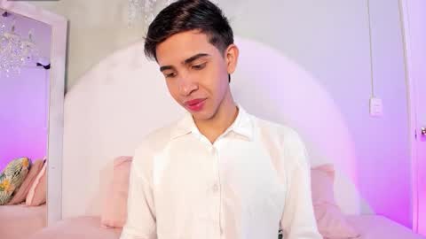 Snapshot of joshua_sanz chatting on 11, 11, 2025 Joshua Sanz online show from 11, 11, 2025