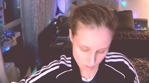 Snapshot of joy_keys chatting on 4, 1, 2025 joy_keys online show from 4, 1, 2025