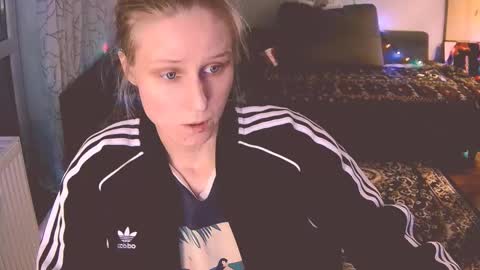 Snapshot of joy_keys chatting on 4, 1, 2025 joy_keys online show from 4, 1, 2025