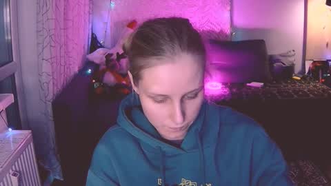 Snapshot of joy_keys chatting on 8, 1, 2025 joy_keys online show from 8, 1, 2025