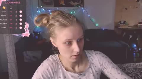 Snapshot of joy_keys chatting on 15, 2, 2025 joy_keys online show from 15, 2, 2025