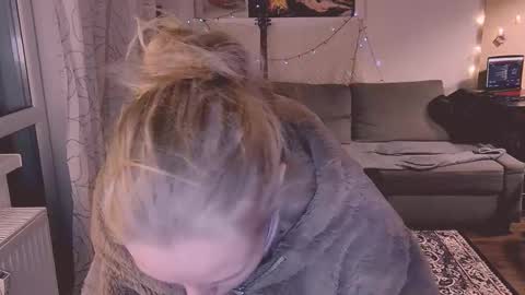 Snapshot of joy_keys chatting on 18, 2, 2025 joy_keys online show from 18, 2, 2025