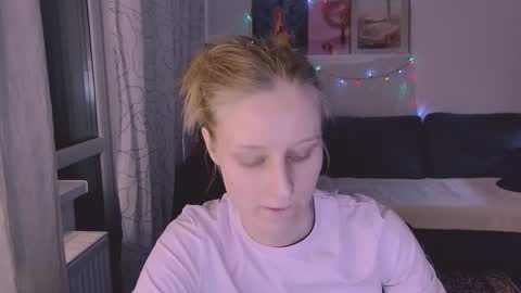 Snapshot of joy_keys chatting on 25, 2, 2025 joy_keys online show from 25, 2, 2025