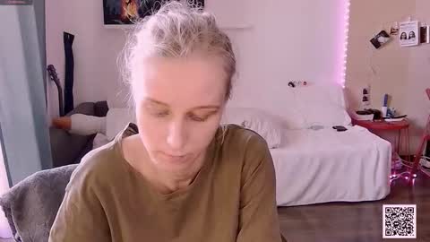 Snapshot of joy_keys chatting on 9, 9, 2025 joy_keys online show from 9, 9, 2025