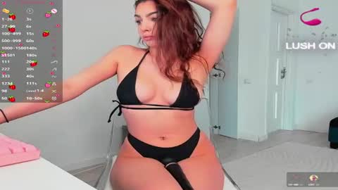 Snapshot of joyceline_fox chatting on 11, 1, 2025 joyceline fox online show from 11, 1, 2025