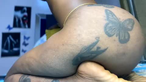 Snapshot of joyslim1 chatting on 18, 12, 2024 Butterflyass online show from 18, 12, 2024