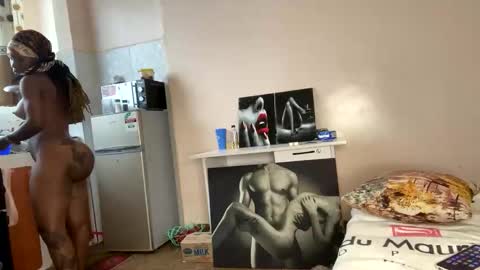 Snapshot of joyslim1 chatting on 1, 11, 2025 Butterflyass online show from 1, 11, 2025