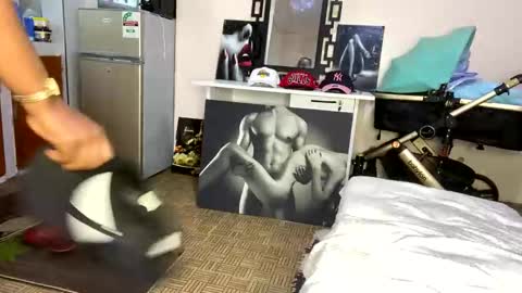 Snapshot of joyslim1 chatting on 20, 12, 2025 Butterflyass online show from 20, 12, 2025
