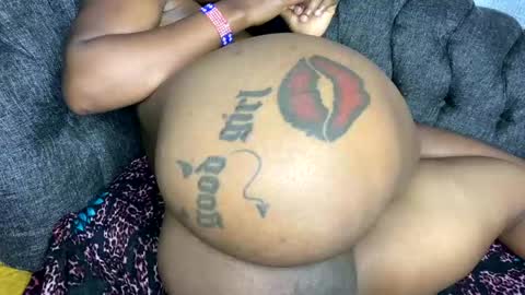 Snapshot of joyslim1 chatting on 18, 2, 2026 Butterflyass online show from 18, 2, 2026