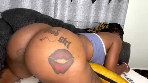Snapshot of joyslim1 chatting on 13, 3, 2026 Butterflyass online show from 13, 3, 2026