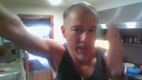 Snapshot of jroge21 chatting on 1, 2, 2025 jroge21 online show from 1, 2, 2025