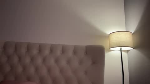 Jennie and Sophia online show from 2, 3, 2025