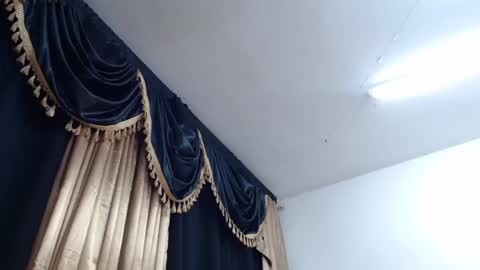 Snapshot of juan_and_luciana chatting on 22, 2, 2025 online show from 22, 2, 2025