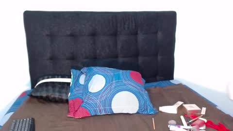 Snapshot of juan_and_luciana chatting on 17, 10, 2025 online show from 17, 10, 2025