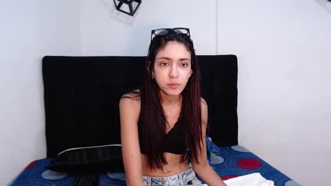 Snapshot of juan_and_luciana chatting on 22, 10, 2025 online show from 22, 10, 2025