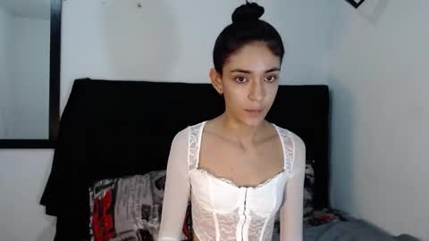 Snapshot of juan_and_luciana chatting on 28, 11, 2025 online show from 28, 11, 2025