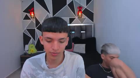 Snapshot of juan_nd_steven chatting on 19, 4, 2026 JuanSteven online show from 19, 4, 2026