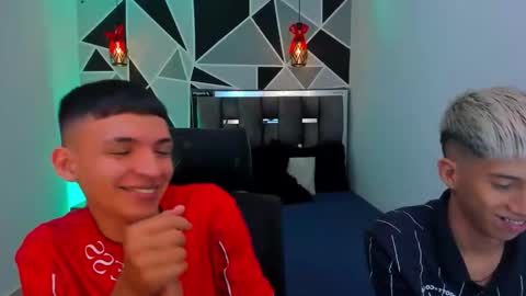 Snapshot of juan_nd_steven chatting on 23, 4, 2026 JuanSteven online show from 23, 4, 2026