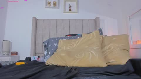 Snapshot of juana_240 chatting on 11, 1, 2025 Lau follow online show from 11, 1, 2025