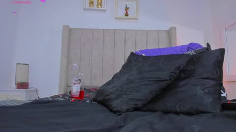 Snapshot of juana_240 chatting on 8, 2, 2025 Lau follow online show from 8, 2, 2025