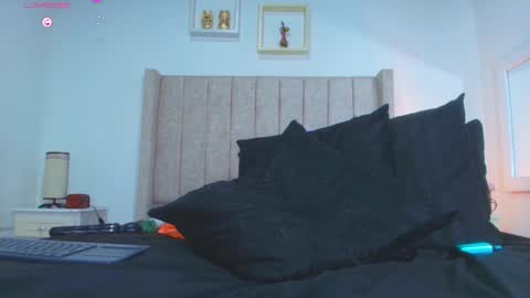Snapshot of juana_240 chatting on 15, 2, 2025 Lau follow online show from 15, 2, 2025