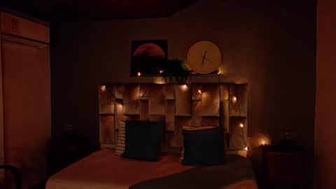 J U A N A  online show from 25, 11, 2025