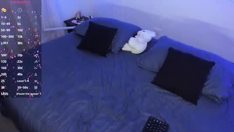 Blue online show from 19, 2, 2025