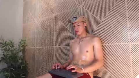 Snapshot of juanse_colling chatting on 28, 2, 2026 Juanse Colling online show from 28, 2, 2026