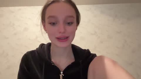 Snapshot of juicy_angels chatting on 13, 1, 2025 alexa online show from 13, 1, 2025