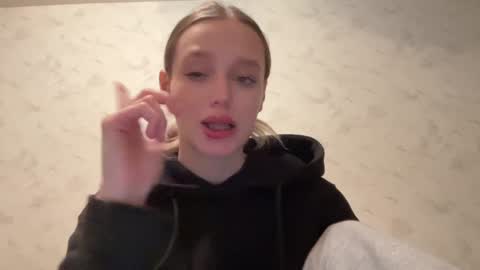 Snapshot of juicy_angels chatting on 24, 1, 2025 alexa online show from 24, 1, 2025