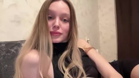 Snapshot of juicy_angels chatting on 21, 2, 2025 alexa online show from 21, 2, 2025