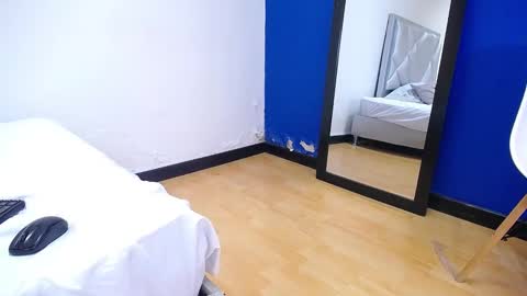 juicy_bignipples18 online show from 2, 12, 2024