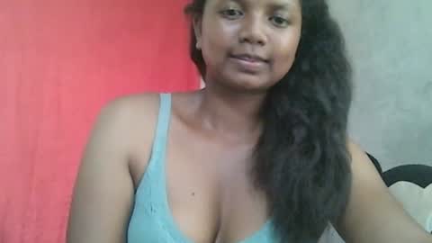 Snapshot of juicy_pretty chatting on 13, 12, 2024 stellah online show from 13, 12, 2024