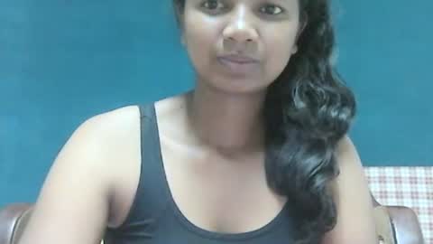 Snapshot of juicy_pretty chatting on 13, 1, 2025 stellah online show from 13, 1, 2025