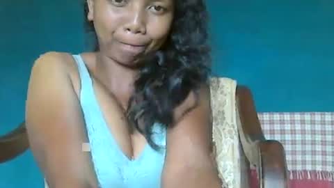 Snapshot of juicy_pretty chatting on 15, 1, 2025 stellah online show from 15, 1, 2025