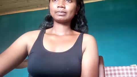 Snapshot of juicy_pretty chatting on 21, 1, 2025 stellah online show from 21, 1, 2025