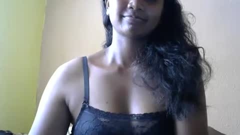 Snapshot of juicy_pretty chatting on 3, 2, 2025 stellah online show from 3, 2, 2025
