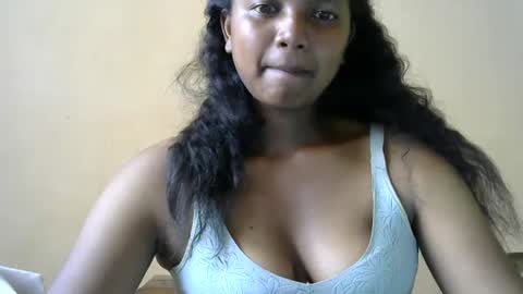 Snapshot of juicy_pretty chatting on 13, 2, 2025 stellah online show from 13, 2, 2025