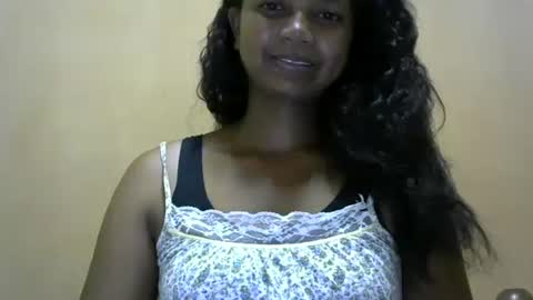 Snapshot of juicy_pretty chatting on 15, 2, 2025 stellah online show from 15, 2, 2025